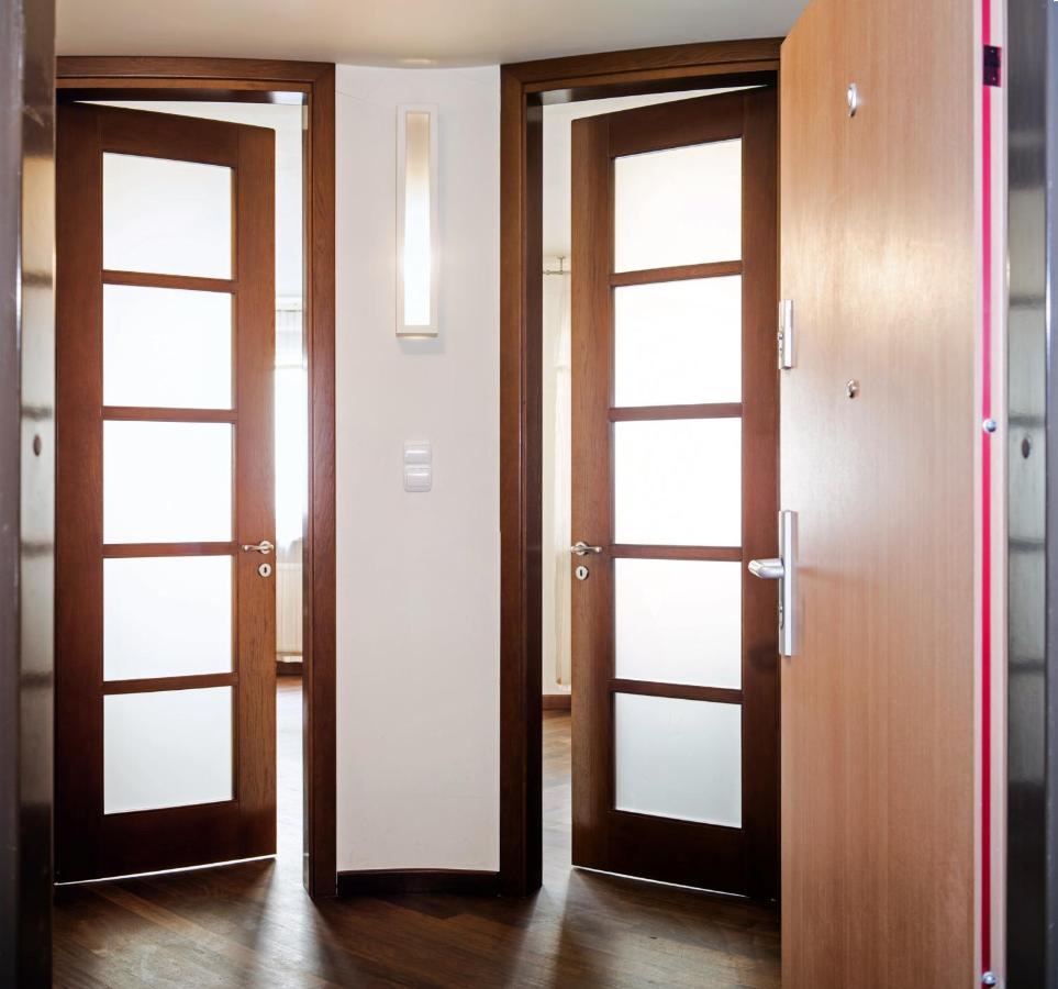 Szucha Apartment *