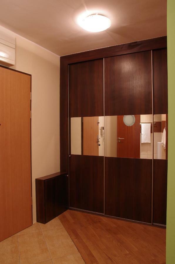 Szucha Apartment *