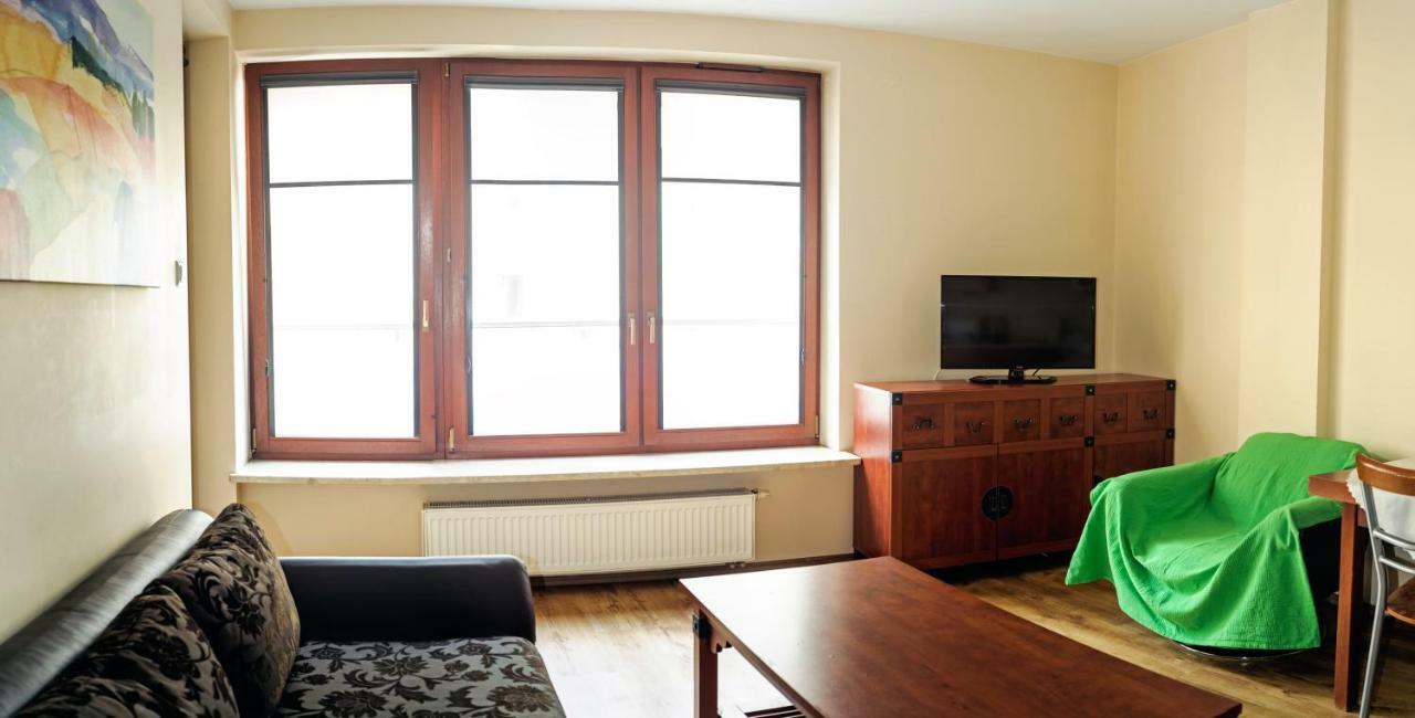 Szucha Apartment